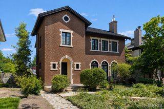 73 Arundel Place, Clayton, MO 63105