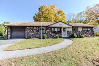 242 Dodge Street, Warwick, RI 02886