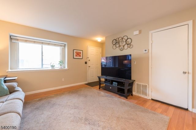 303 Arsdale Ter 303, Union Twp., NJ 07083