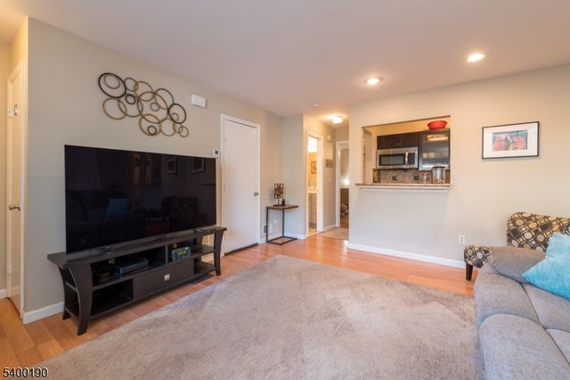 303 Arsdale Ter 303, Union Twp., NJ 07083