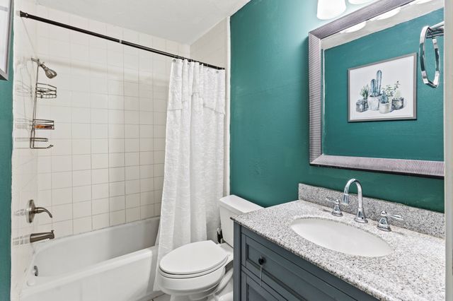 2811 Carlson Drive, Dallas, TX 75235