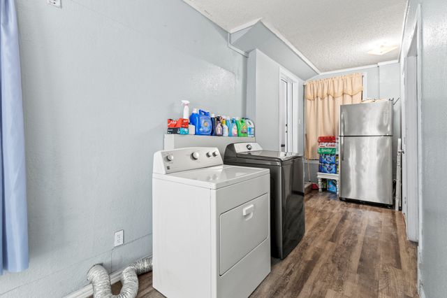 2811 Carlson Drive, Dallas, TX 75235