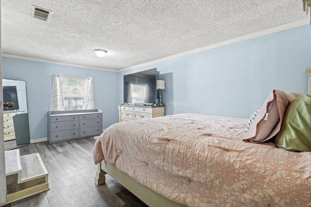 2811 Carlson Drive, Dallas, TX 75235