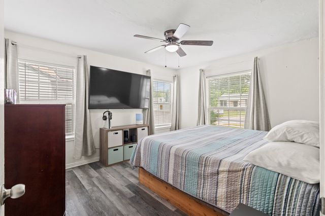 2811 Carlson Drive, Dallas, TX 75235