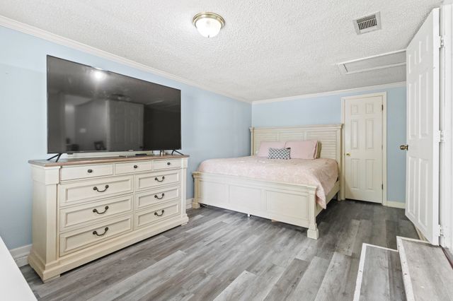 2811 Carlson Drive, Dallas, TX 75235