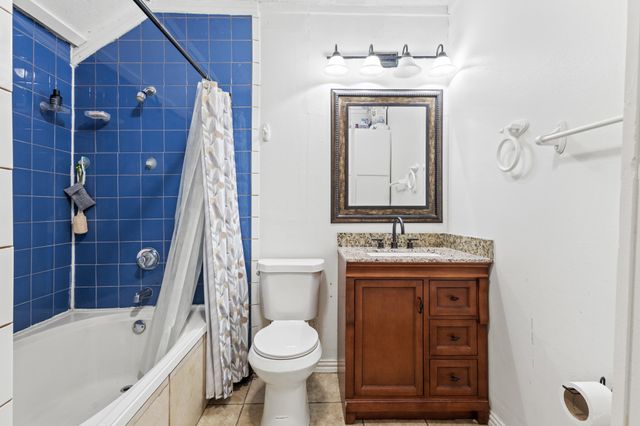 2811 Carlson Drive, Dallas, TX 75235