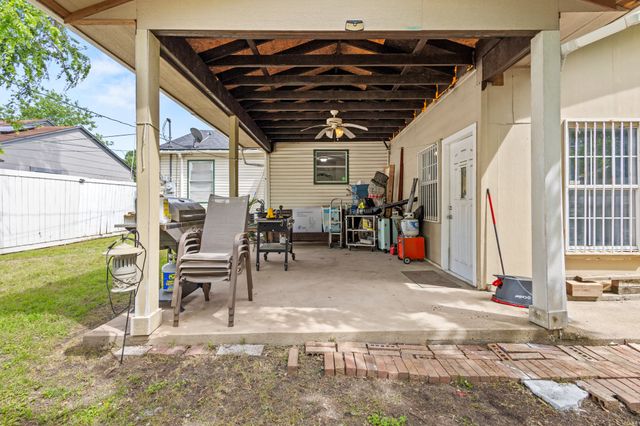 2811 Carlson Drive, Dallas, TX 75235