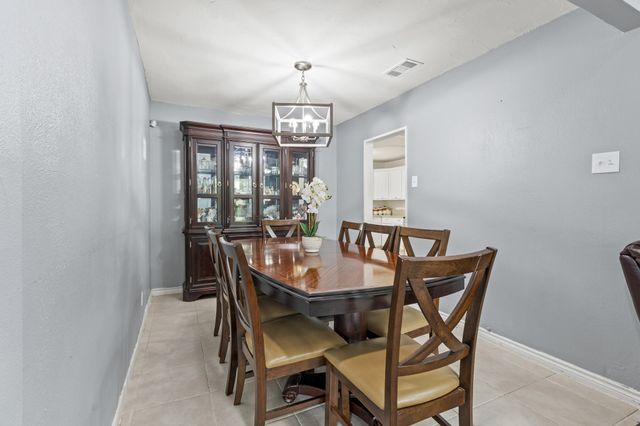 2811 Carlson Drive, Dallas, TX 75235
