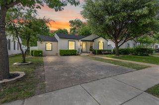 2811 Carlson Drive, Dallas, TX 75235