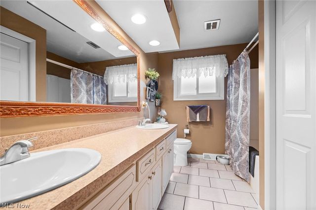 4401 Forest Hill Drive, Lorain, OH 44053