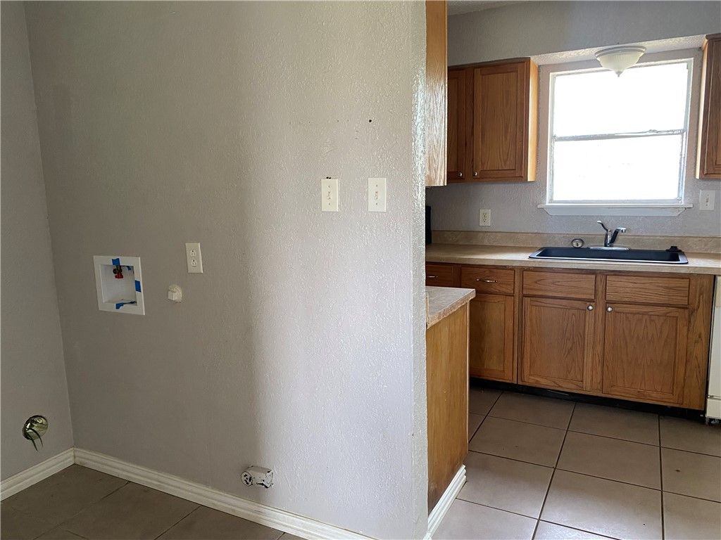 1233 Baywood, Corpus Christi, TX 78418 — photo 3