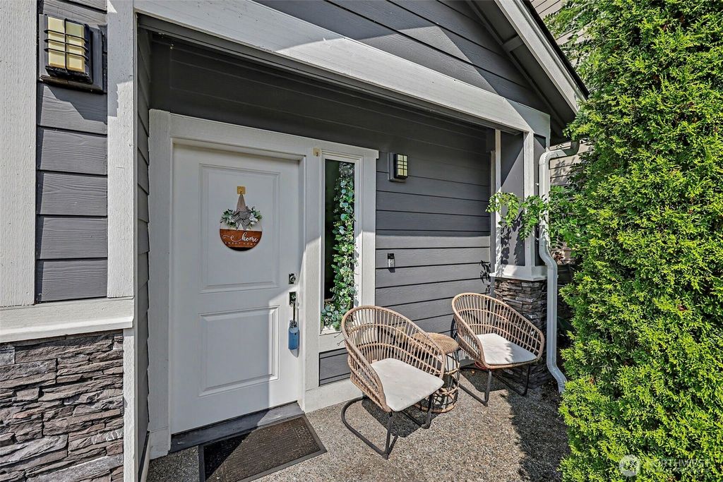 2704 S 120th Place, Burien, WA 98168