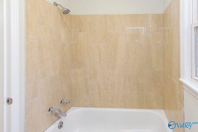 2902 Alhambra Circle, Huntsville, AL 35805