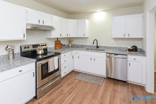 2902 Alhambra Circle, Huntsville, AL 35805