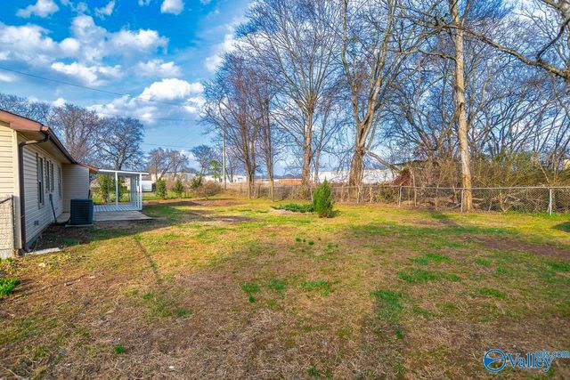 2902 Alhambra Circle, Huntsville, AL 35805