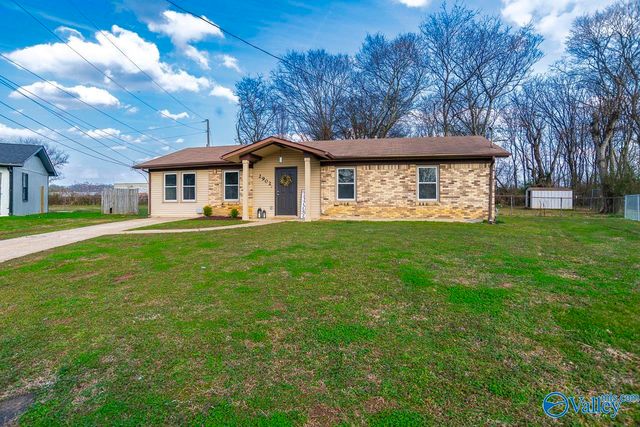 2902 Alhambra Circle, Huntsville, AL 35805