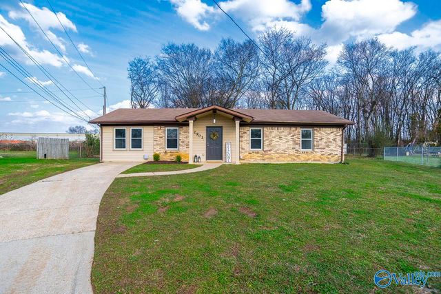 2902 Alhambra Circle, Huntsville, AL 35805