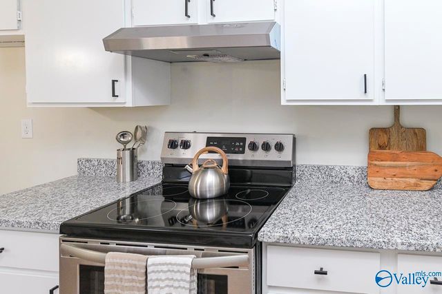 2902 Alhambra Circle, Huntsville, AL 35805