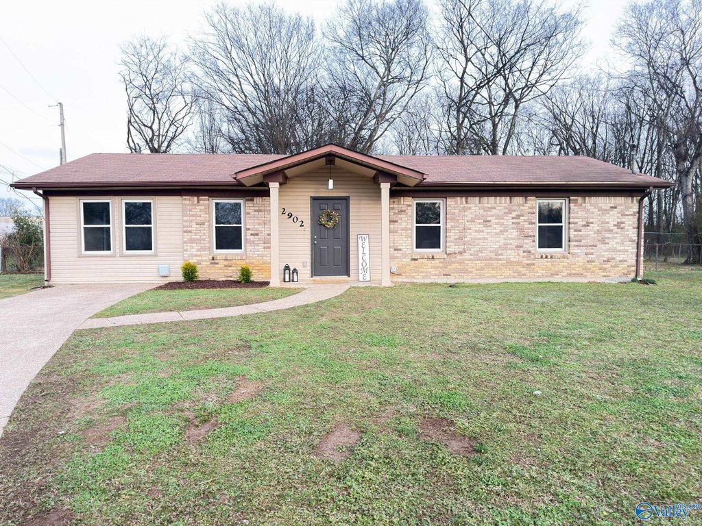 2902 Alhambra Circle, Huntsville, AL 35805