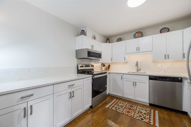 990 N Lake Shore Drive 19B, Chicago, IL 60611