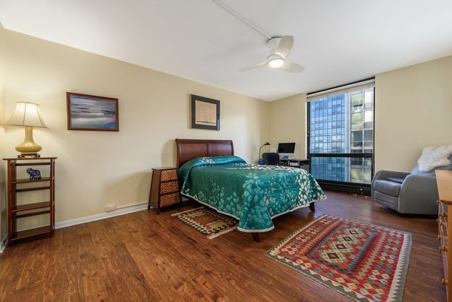 990 N Lake Shore Drive 19B, Chicago, IL 60611