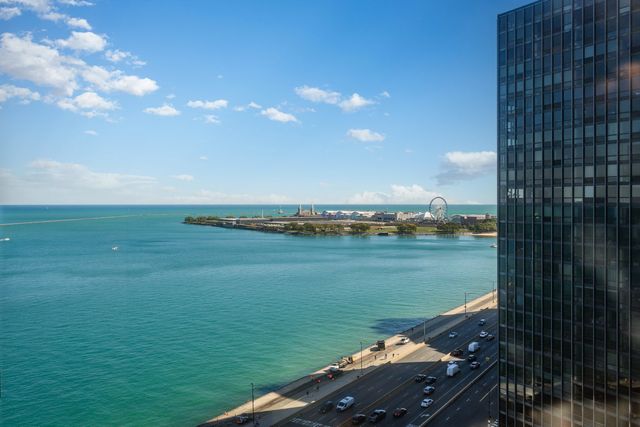 990 N Lake Shore Drive 19B, Chicago, IL 60611