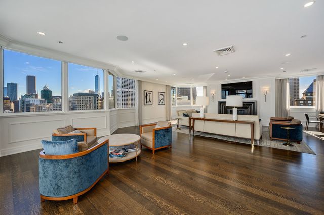 990 N Lake Shore Drive 19B, Chicago, IL 60611