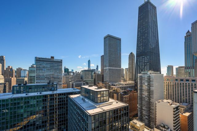 990 N Lake Shore Drive 19B, Chicago, IL 60611