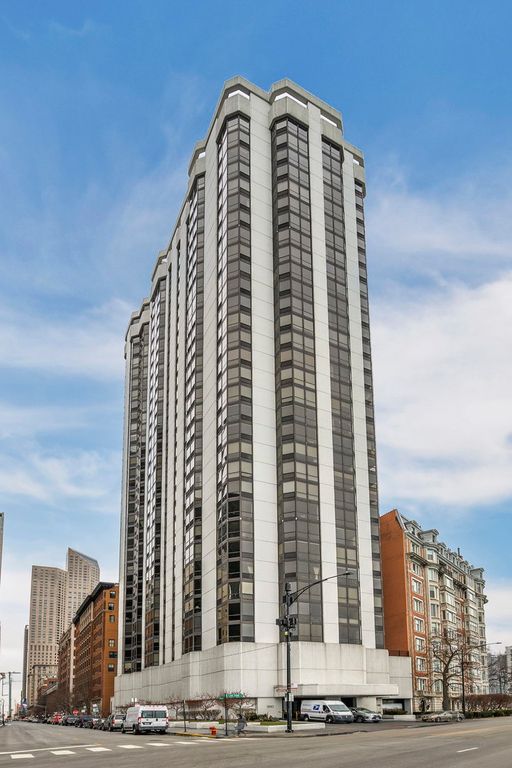 990 N Lake Shore Drive 19B, Chicago, IL 60611