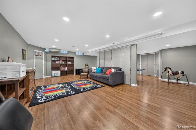 7115 Paterese Drive, Bloomfield Hills, MI 48301