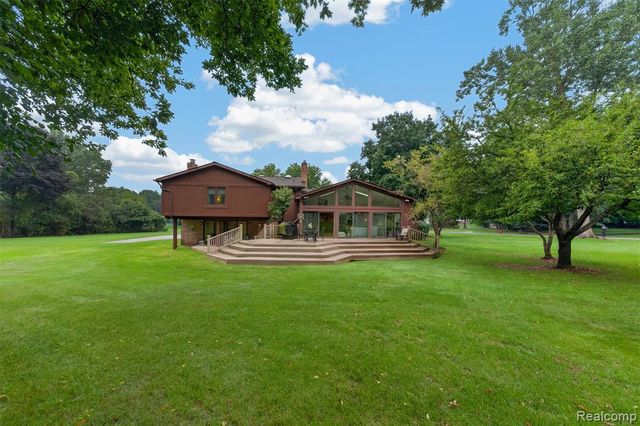 7115 Paterese Drive, Bloomfield Hills, MI 48301