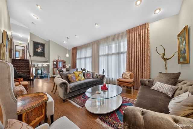 7115 Paterese Drive, Bloomfield Hills, MI 48301