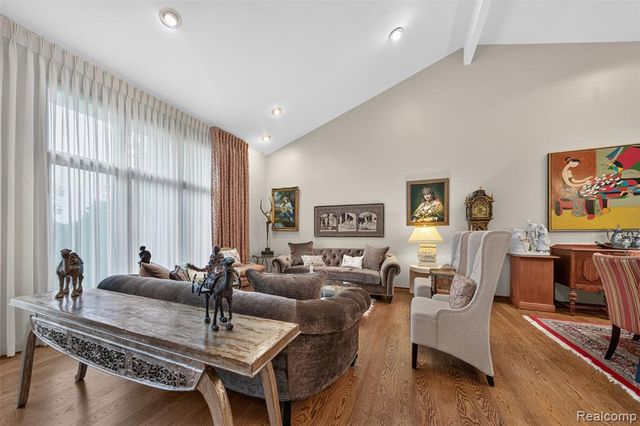 7115 Paterese Drive, Bloomfield Hills, MI 48301
