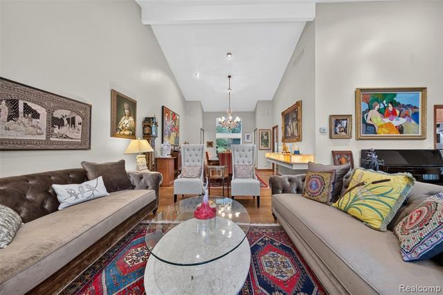 7115 Paterese Drive, Bloomfield Hills, MI 48301
