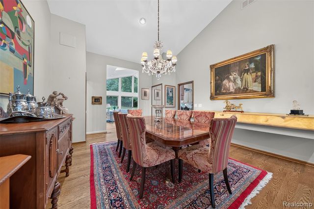 7115 Paterese Drive, Bloomfield Hills, MI 48301