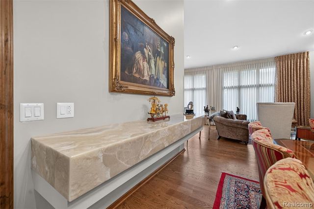 7115 Paterese Drive, Bloomfield Hills, MI 48301