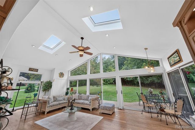 7115 Paterese Drive, Bloomfield Hills, MI 48301
