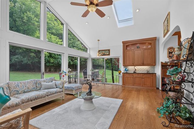 7115 Paterese Drive, Bloomfield Hills, MI 48301