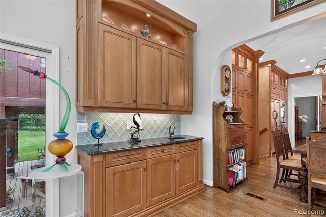 7115 Paterese Drive, Bloomfield Hills, MI 48301
