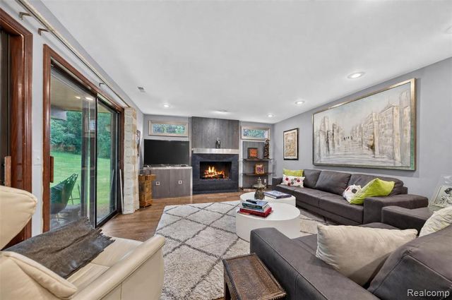 7115 Paterese Drive, Bloomfield Hills, MI 48301