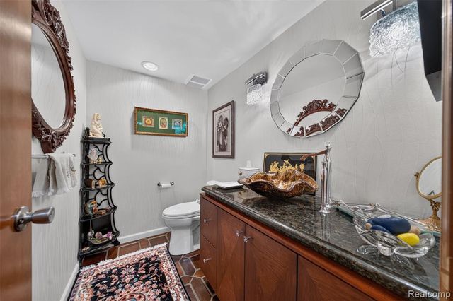 7115 Paterese Drive, Bloomfield Hills, MI 48301