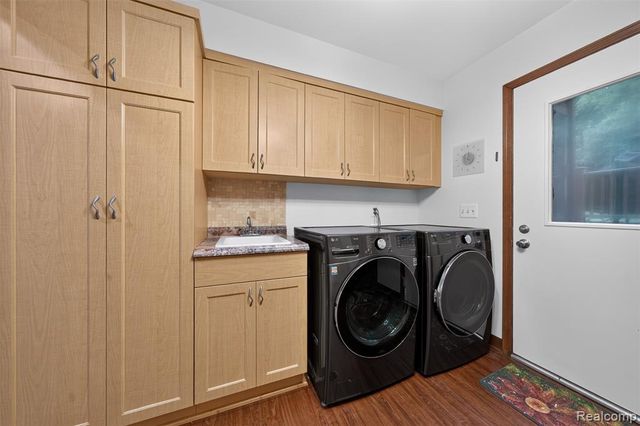 7115 Paterese Drive, Bloomfield Hills, MI 48301