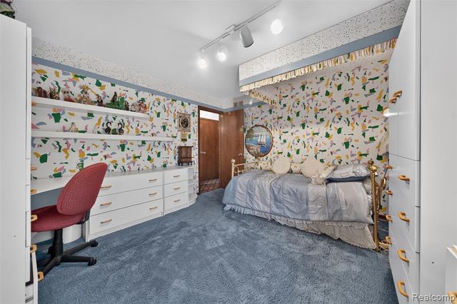 7115 Paterese Drive, Bloomfield Hills, MI 48301