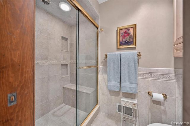 7115 Paterese Drive, Bloomfield Hills, MI 48301