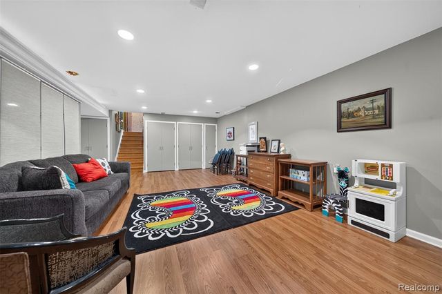 7115 Paterese Drive, Bloomfield Hills, MI 48301