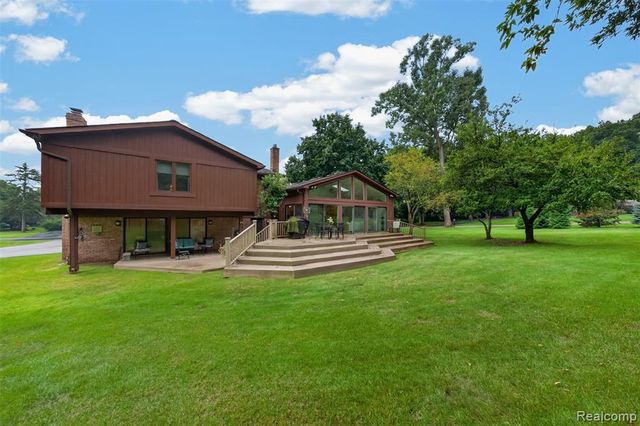 7115 Paterese Drive, Bloomfield Hills, MI 48301
