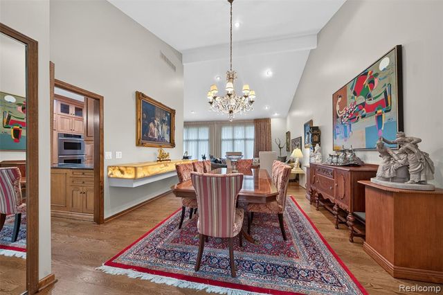 7115 Paterese Drive, Bloomfield Hills, MI 48301