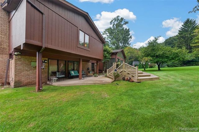 7115 Paterese Drive, Bloomfield Hills, MI 48301