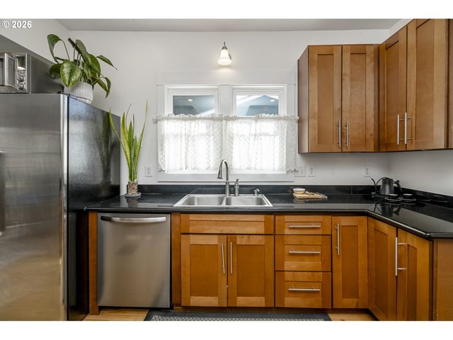 5538 Ne 15TH Ave, Portland, OR 97211