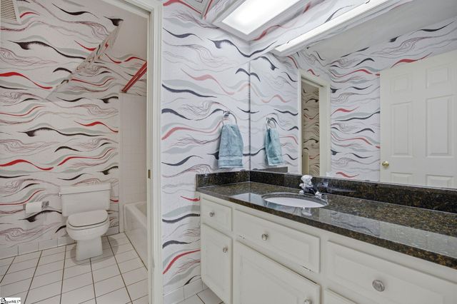 8 Sneed Drive, Taylors, SC 29687